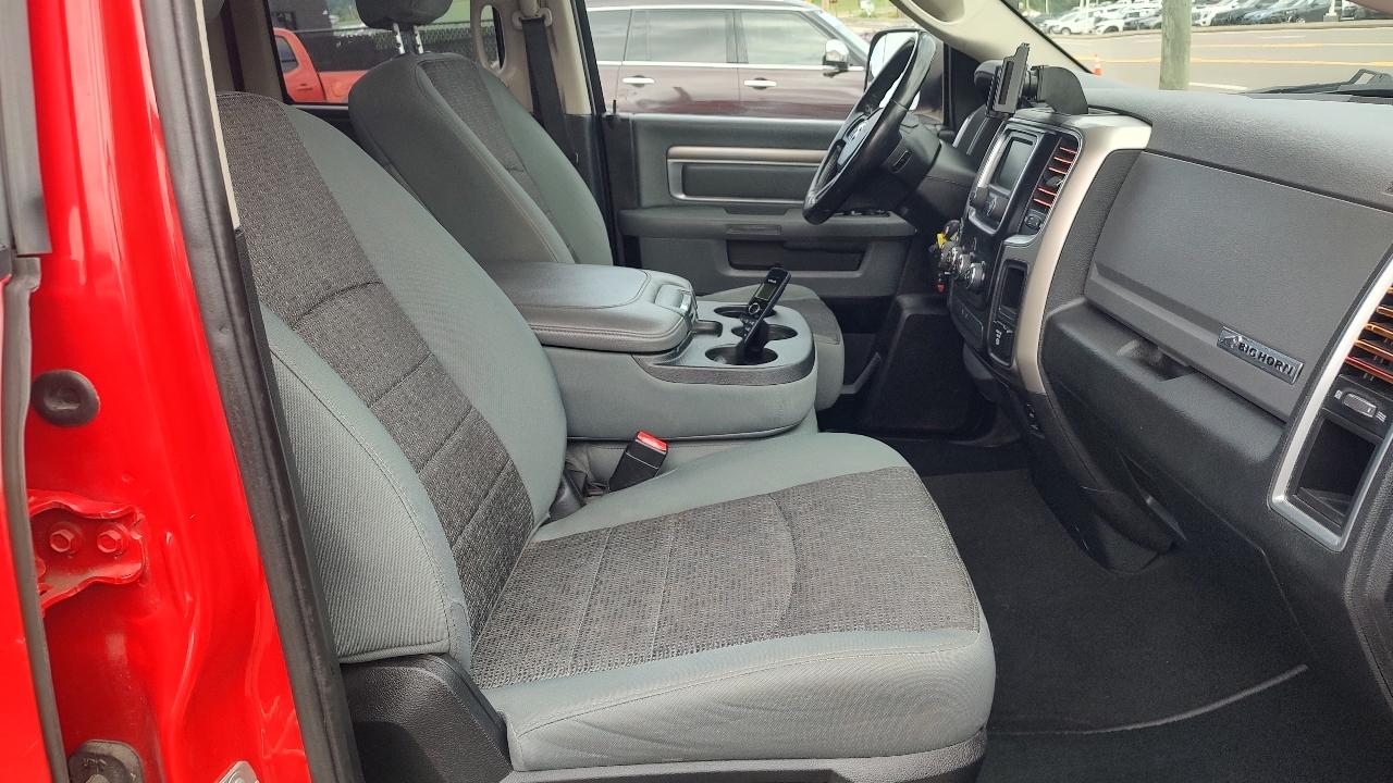 RAM 1500 SLT Quad Cab 4WD 2015