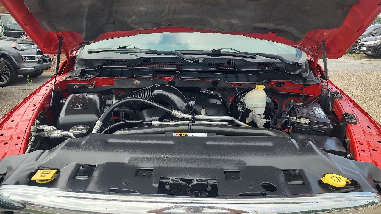 RAM 1500 SLT Quad Cab 4WD 2015
