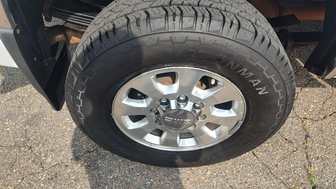 GMC Sierra 3500HD SLE Crew Cab 4WD 2013