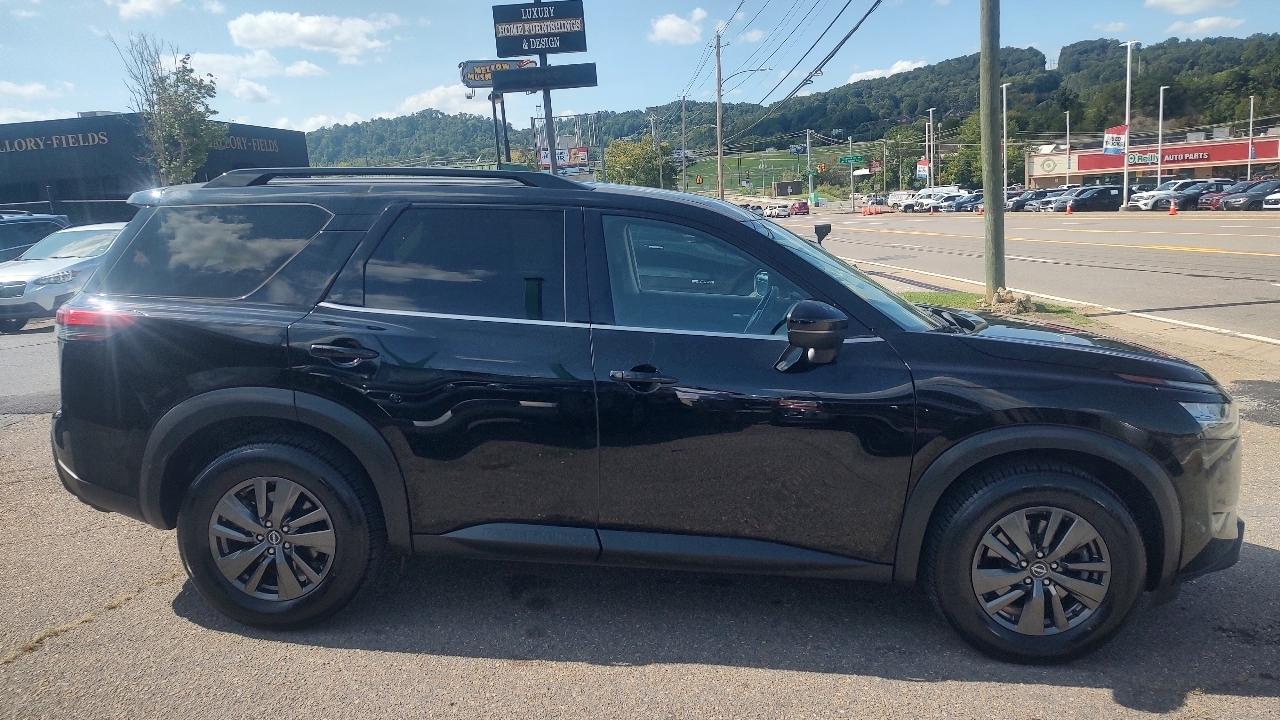 Nissan Pathfinder SV 2022