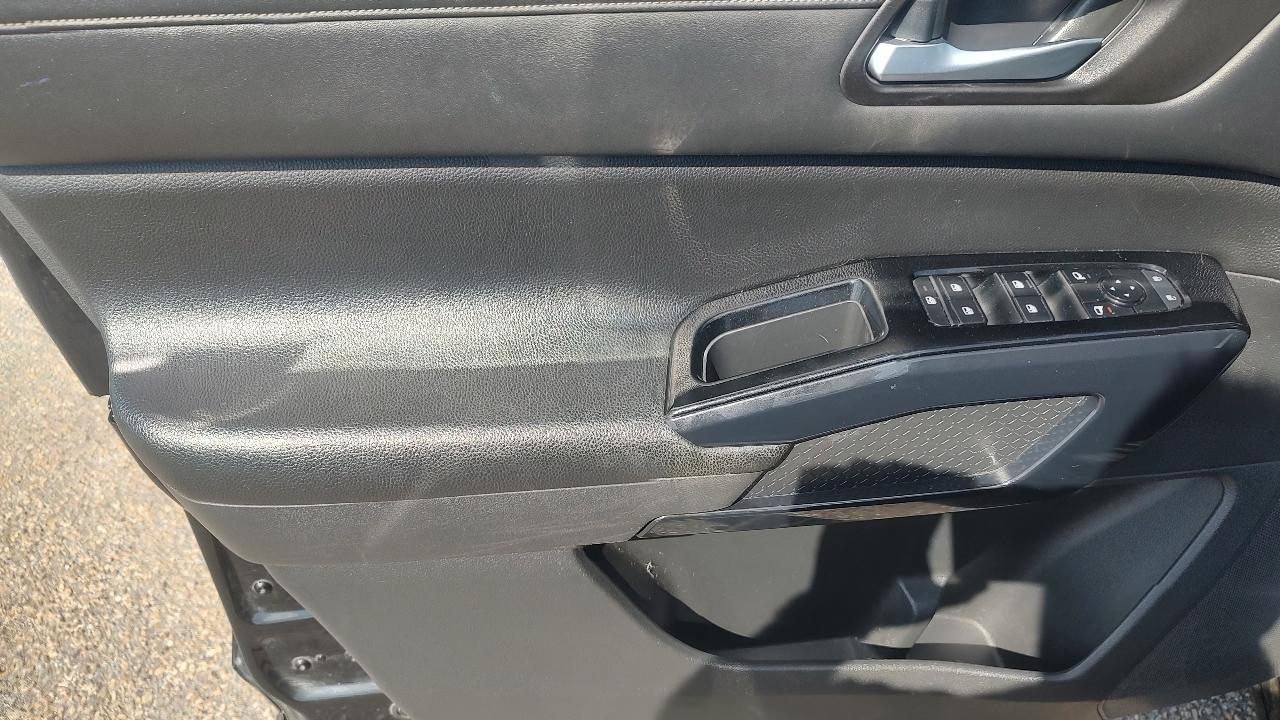 Nissan Pathfinder SV 2022