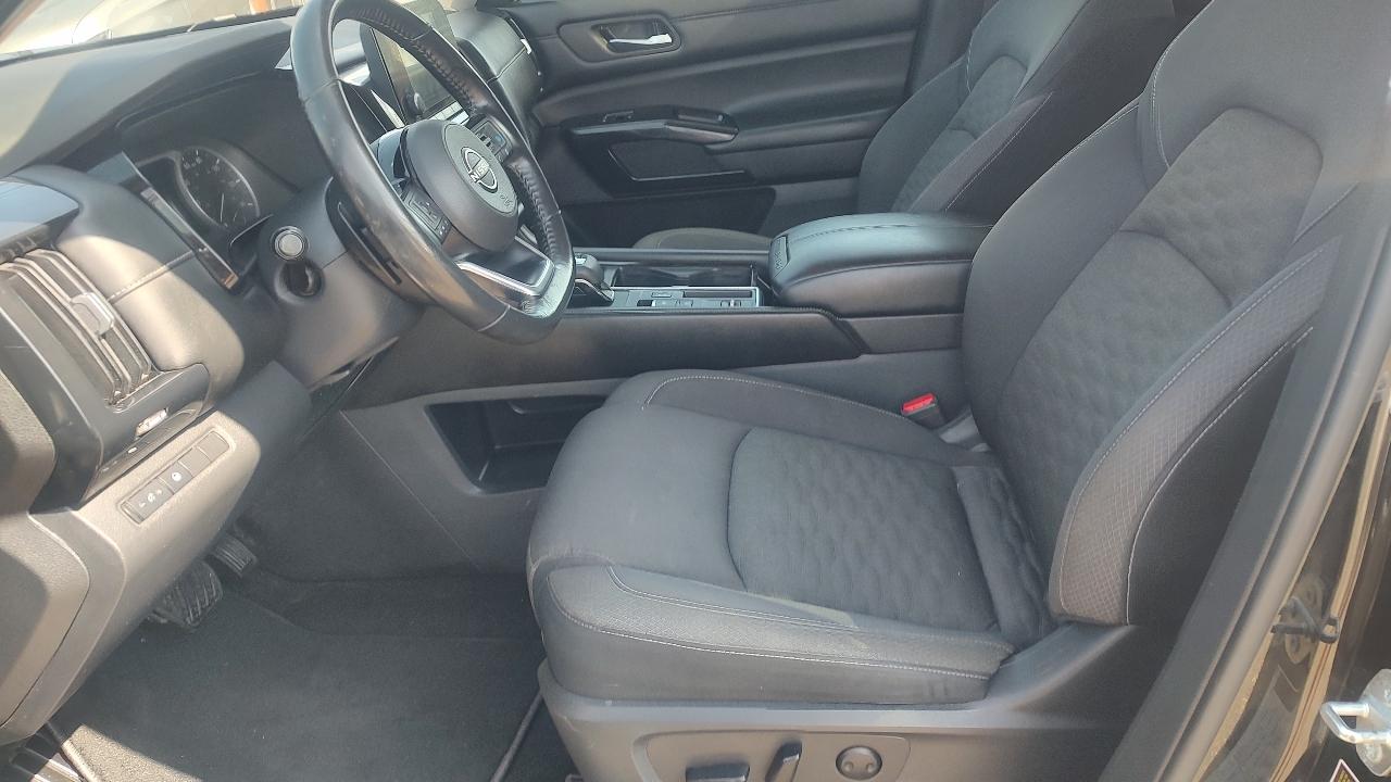 Nissan Pathfinder SV 2022