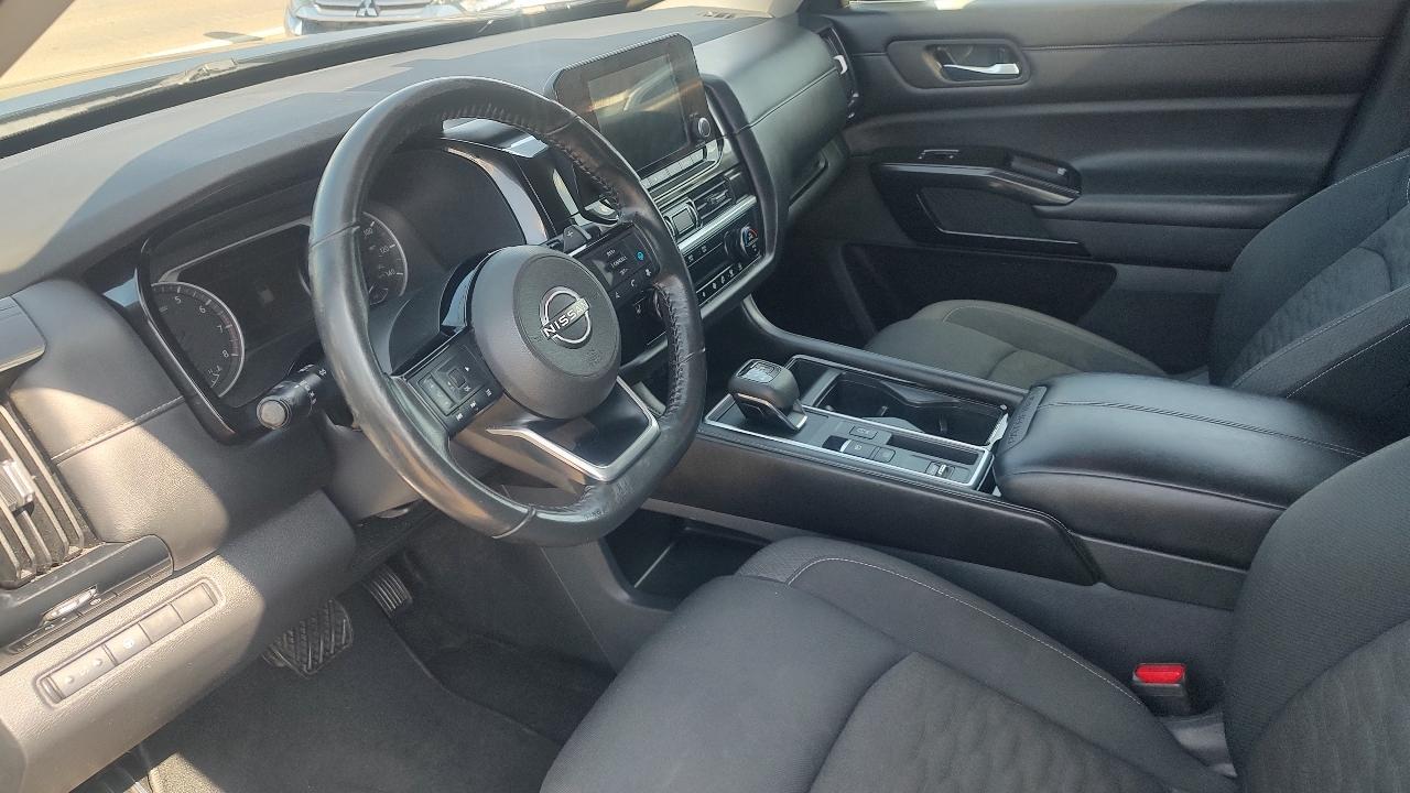 Nissan Pathfinder SV 2022