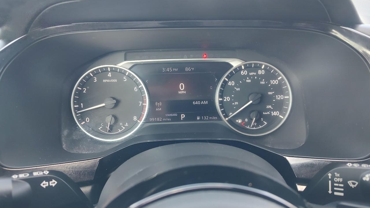 Nissan Pathfinder SV 2022