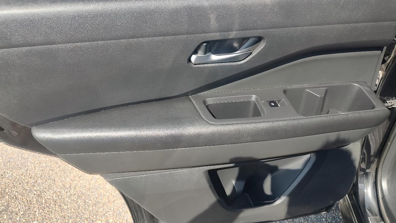Nissan Pathfinder SV 2022