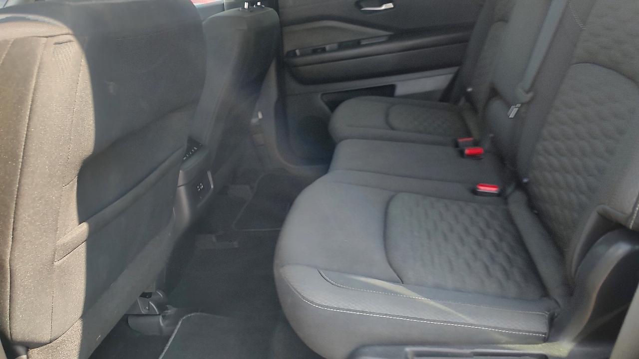 Nissan Pathfinder SV 2022