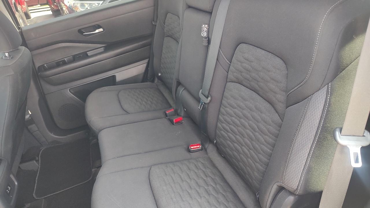 Nissan Pathfinder SV 2022
