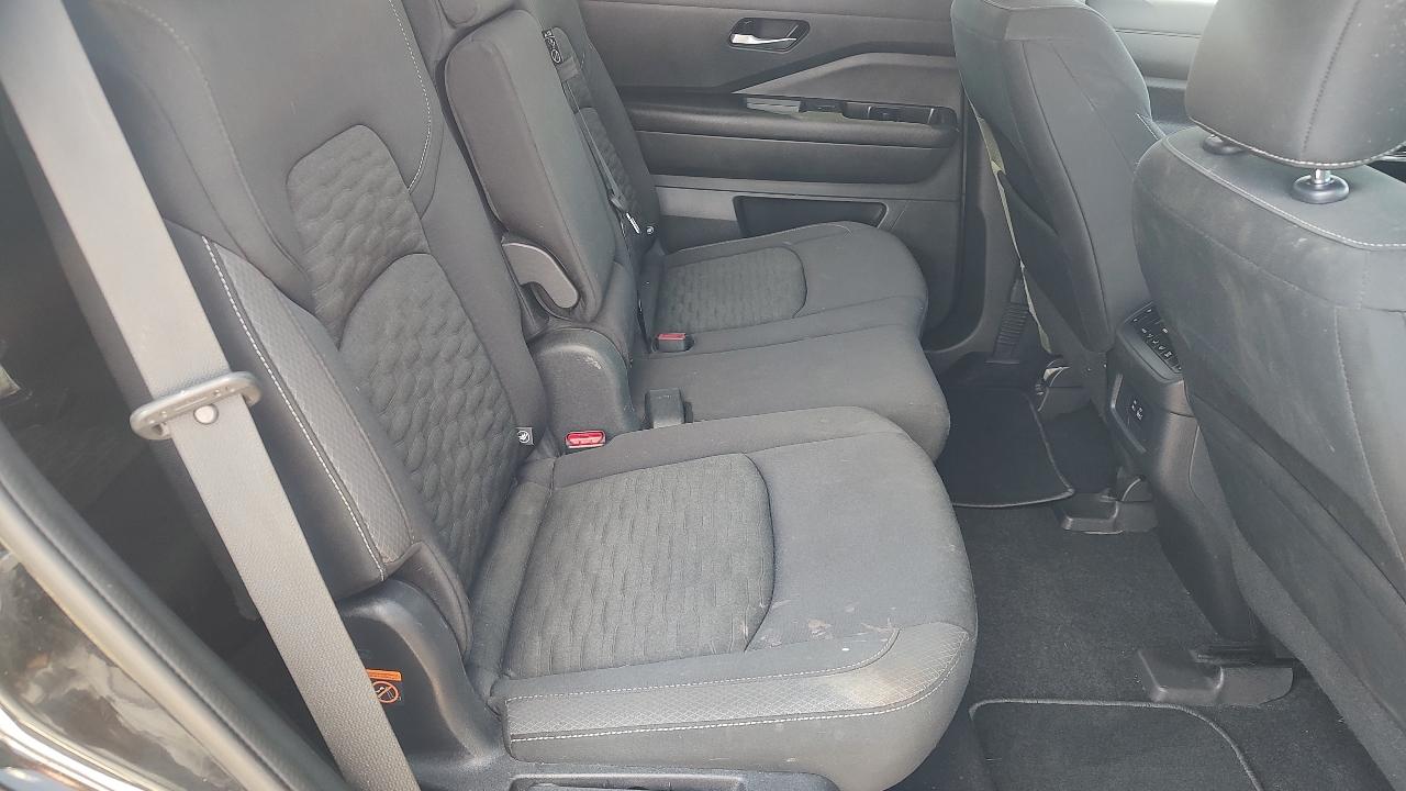Nissan Pathfinder SV 2022