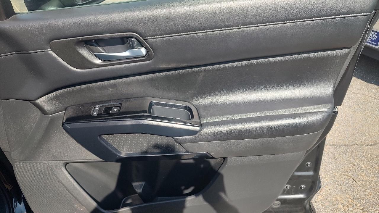 Nissan Pathfinder SV 2022