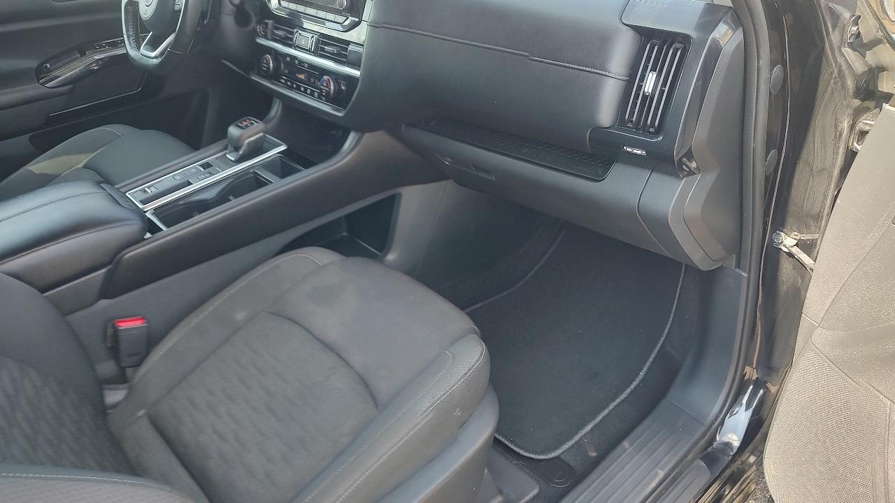 Nissan Pathfinder SV 2022