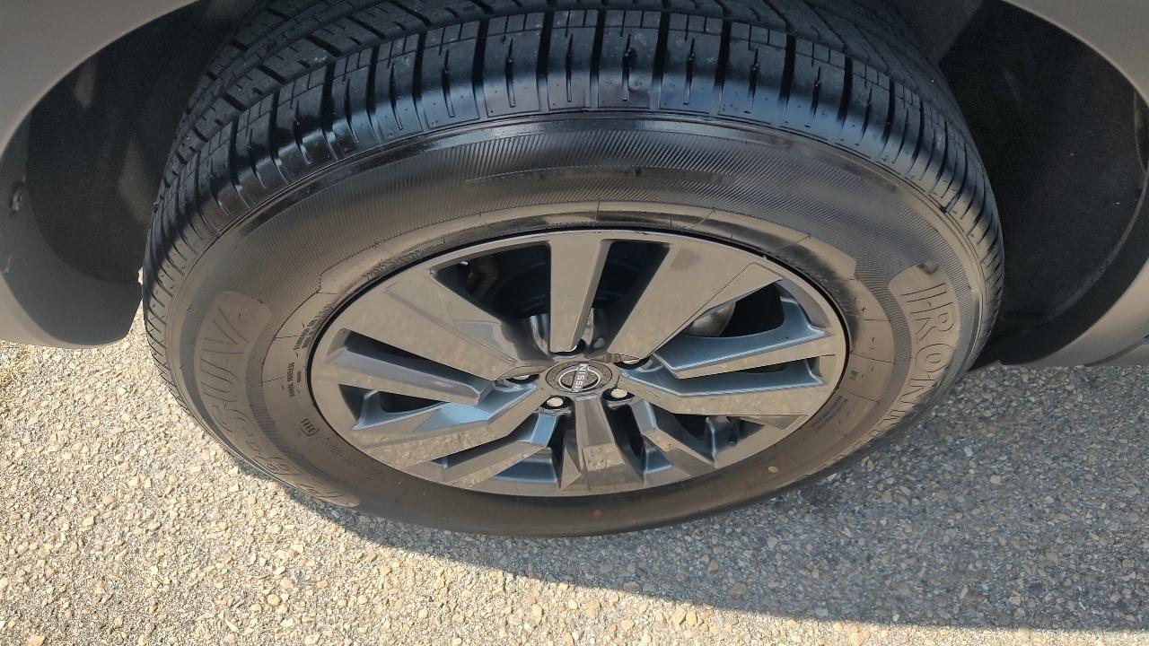 Nissan Pathfinder SV 2022
