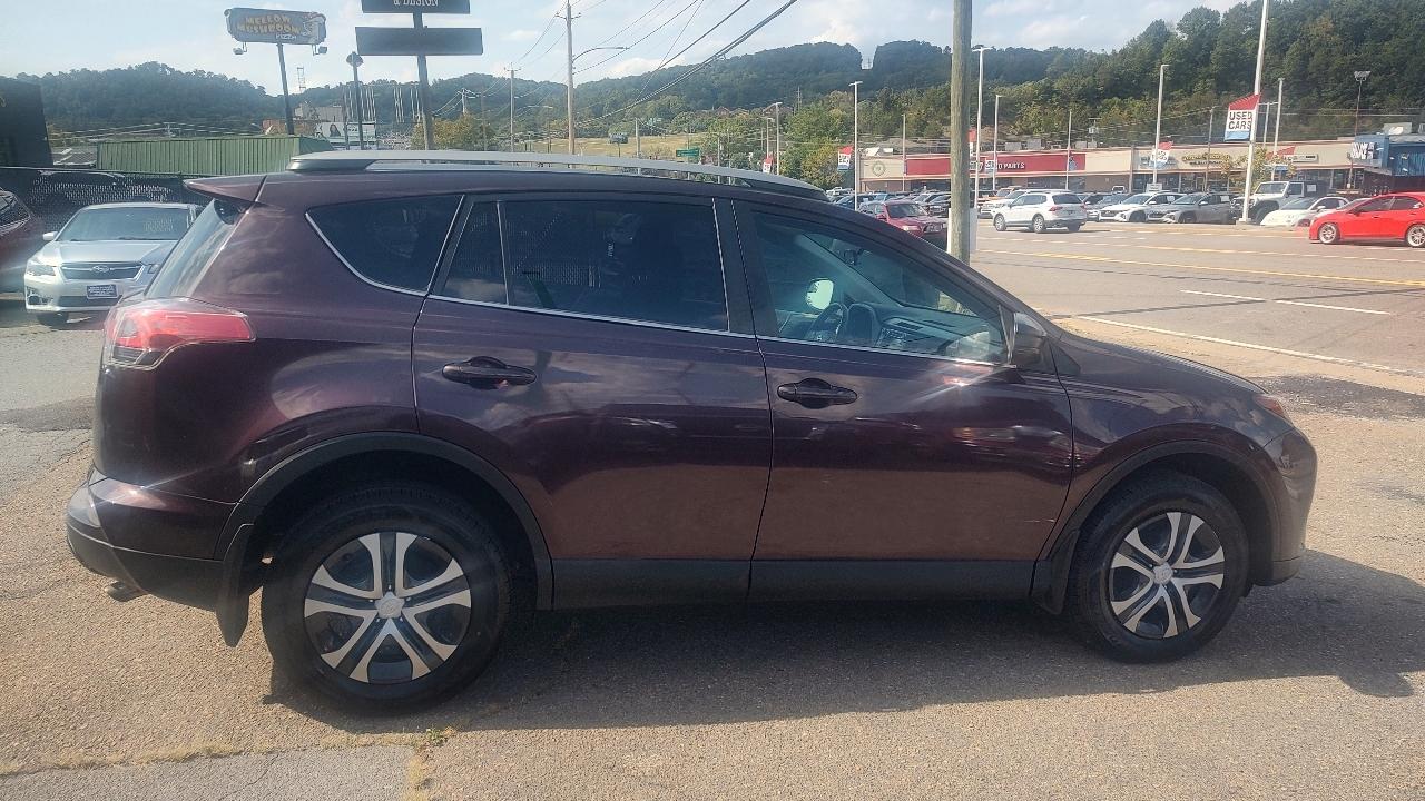 Toyota RAV4 LE AWD 2018