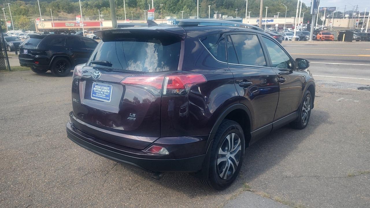 Toyota RAV4 LE AWD 2018