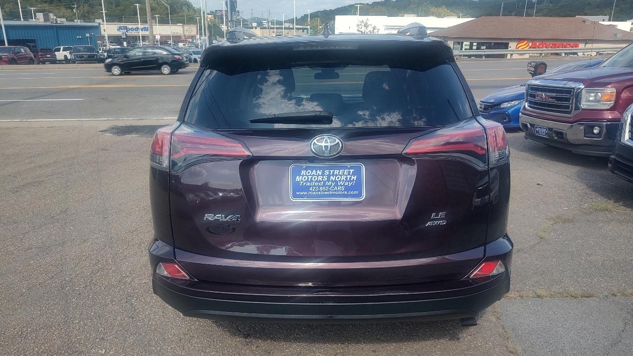 Toyota RAV4 LE AWD 2018