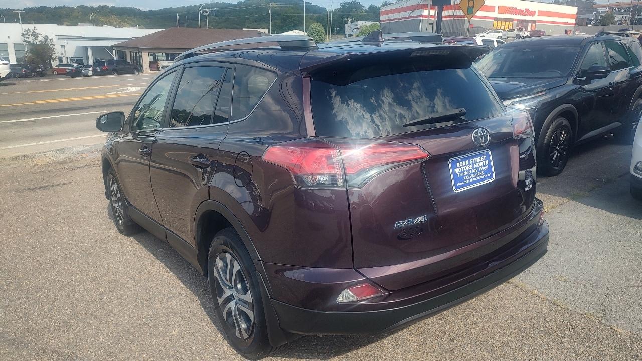 Toyota RAV4 LE AWD 2018