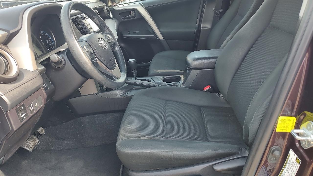 Toyota RAV4 LE AWD 2018