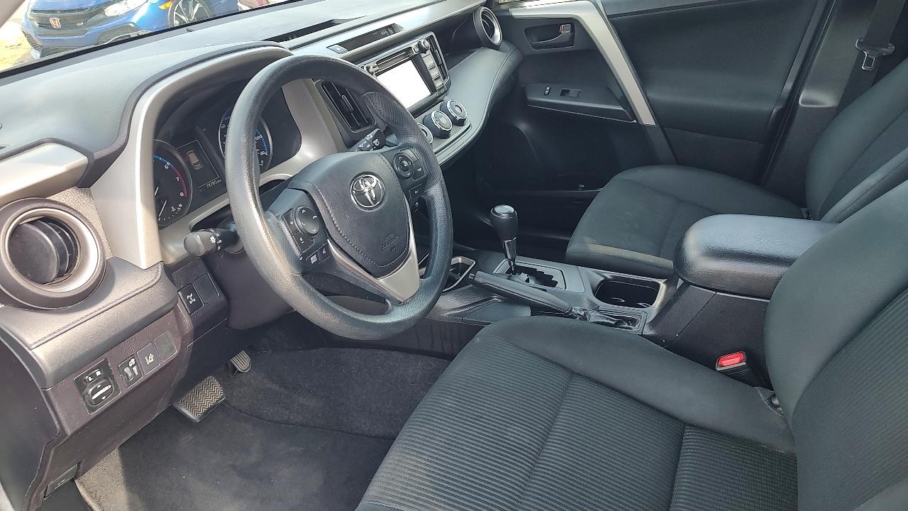 Toyota RAV4 LE AWD 2018