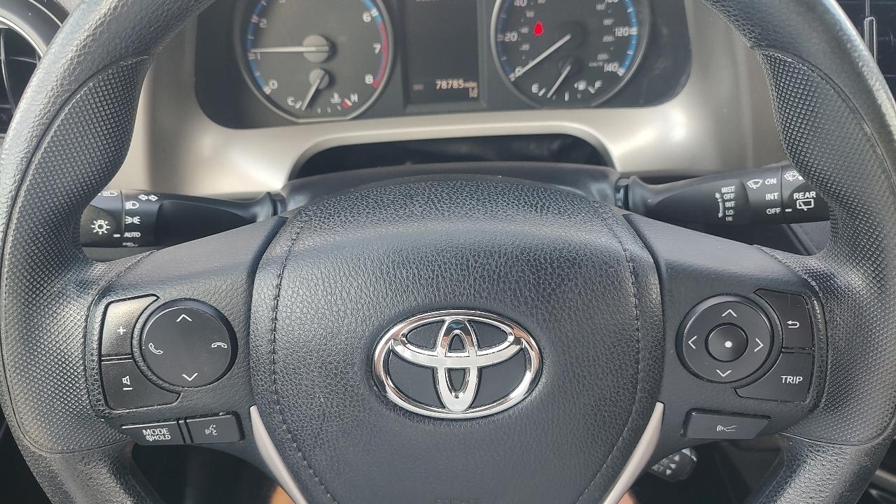 Toyota RAV4 LE AWD 2018
