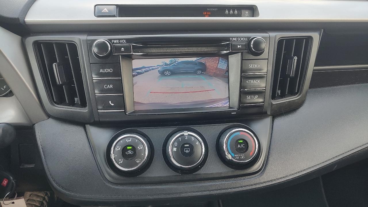 Toyota RAV4 LE AWD 2018