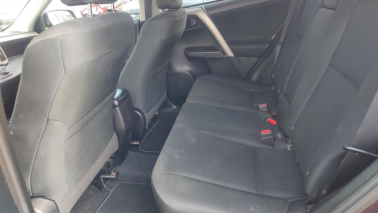 Toyota RAV4 LE AWD 2018