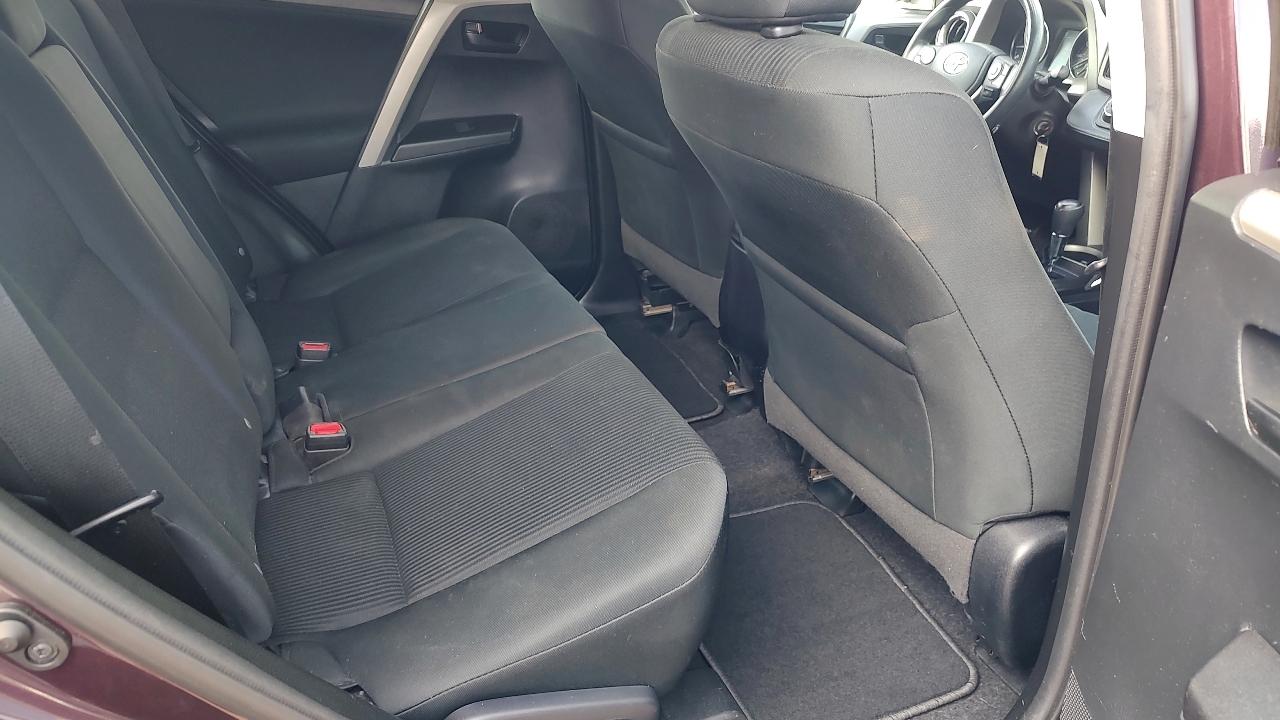 Toyota RAV4 LE AWD 2018