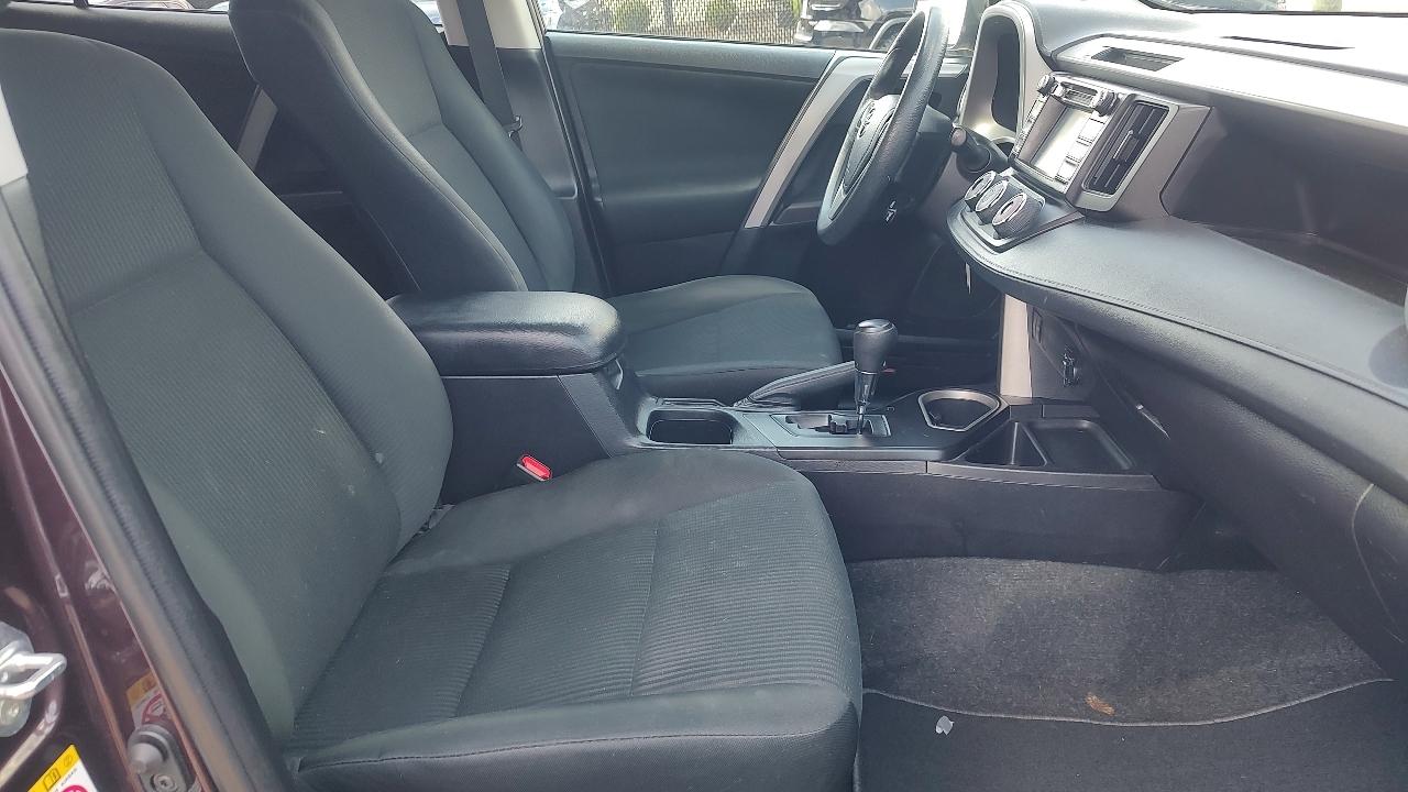 Toyota RAV4 LE AWD 2018