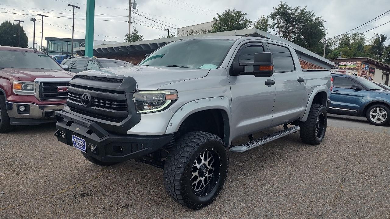 Toyota Tundra SR5 5.7L V8 FFV CrewMax 4WD 2016