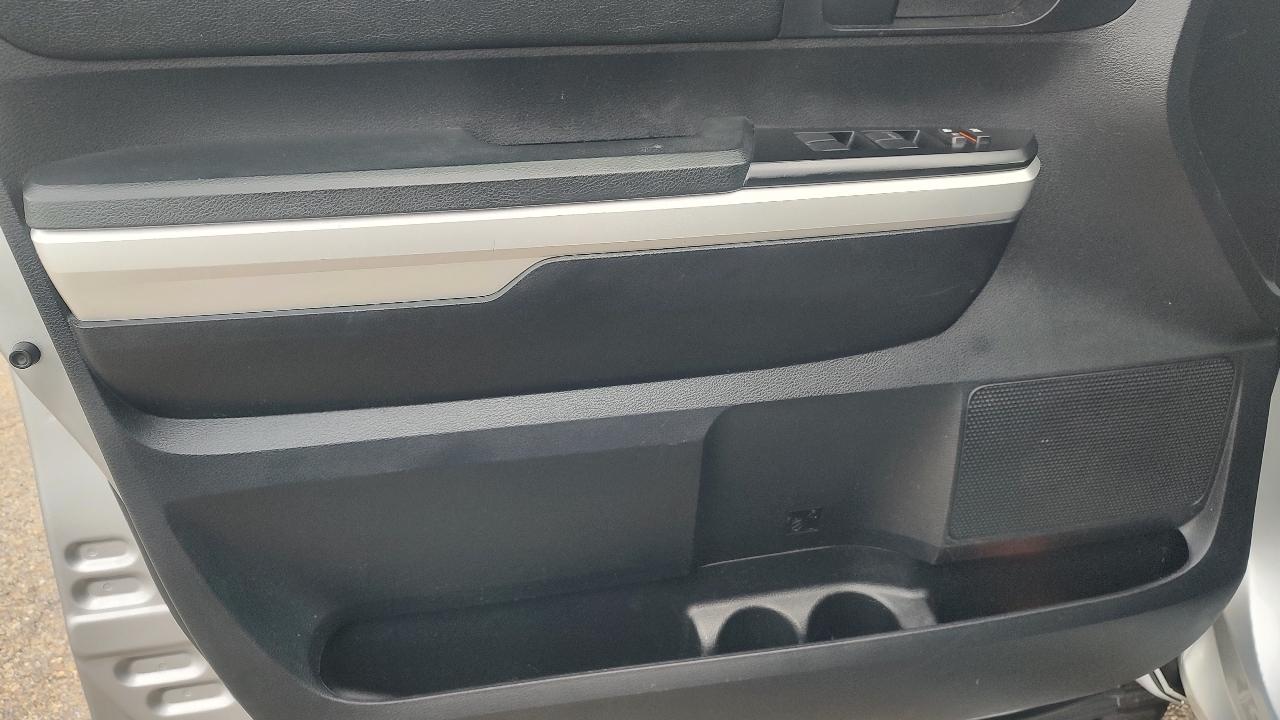 Toyota Tundra SR5 5.7L V8 FFV CrewMax 4WD 2016