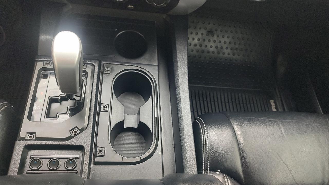 Toyota Tundra SR5 5.7L V8 FFV CrewMax 4WD 2016