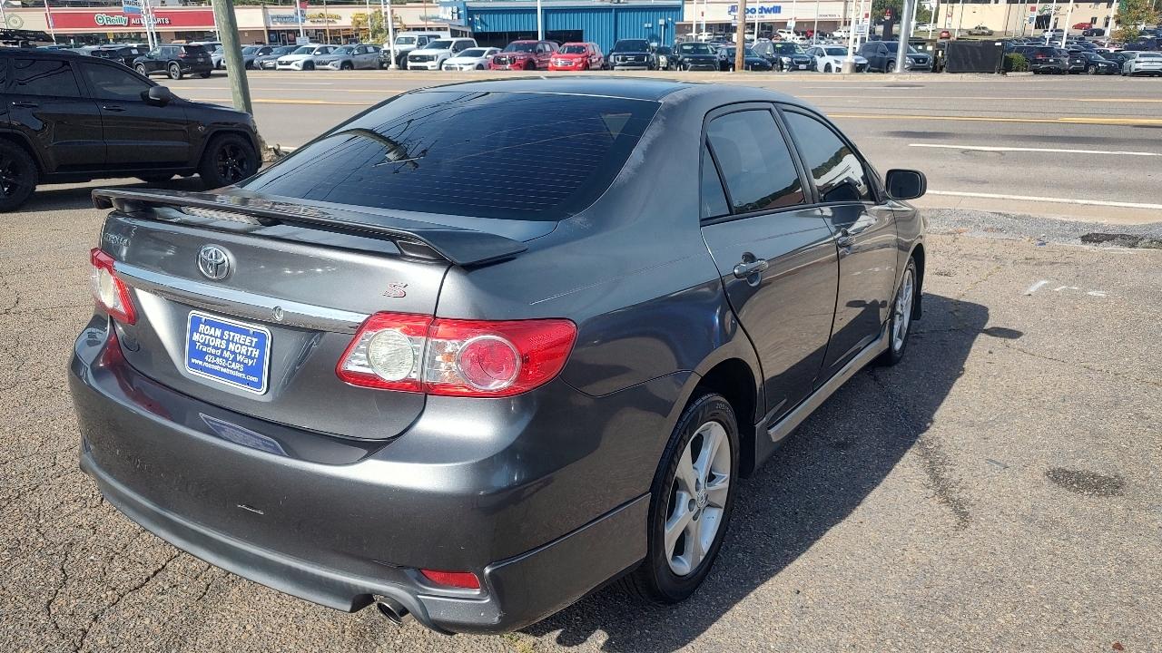 Toyota Corolla 4dr Sdn Auto S (Natl) 2013