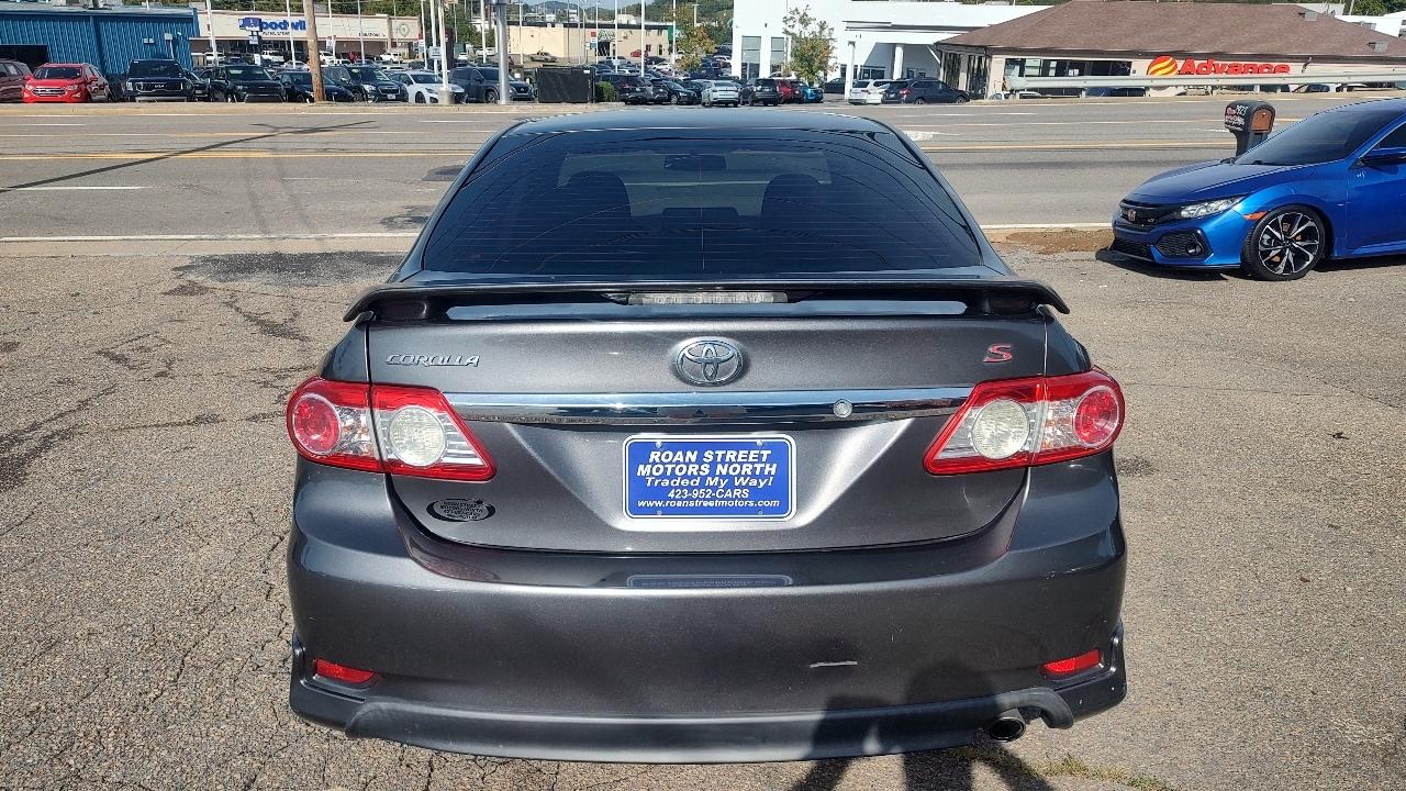 Toyota Corolla 4dr Sdn Auto S (Natl) 2013