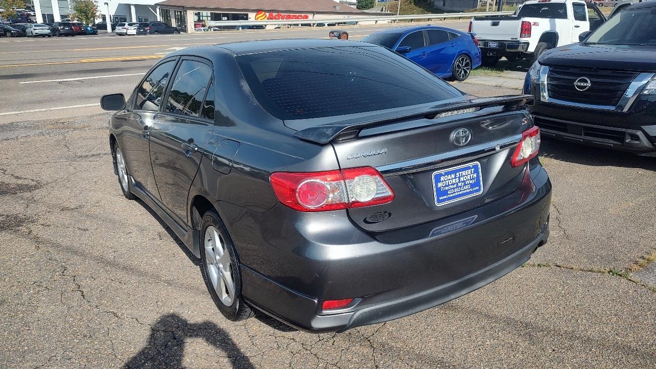 Toyota Corolla 4dr Sdn Auto S (Natl) 2013