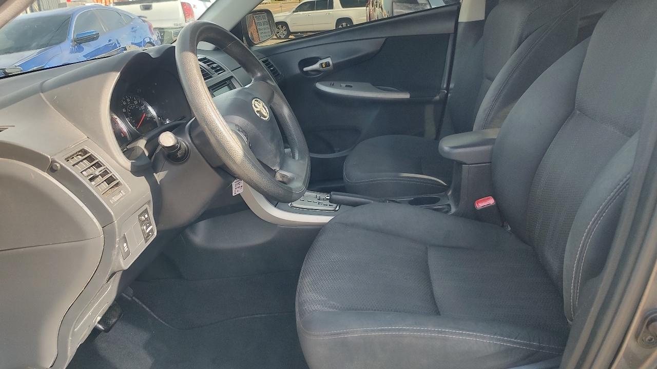 Toyota Corolla 4dr Sdn Auto S (Natl) 2013