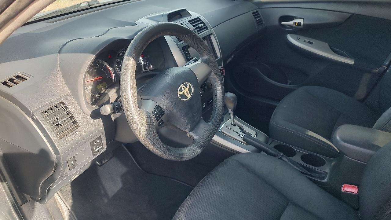 Toyota Corolla 4dr Sdn Auto S (Natl) 2013