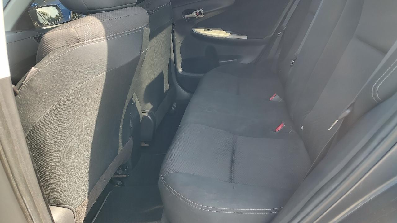 Toyota Corolla 4dr Sdn Auto S (Natl) 2013