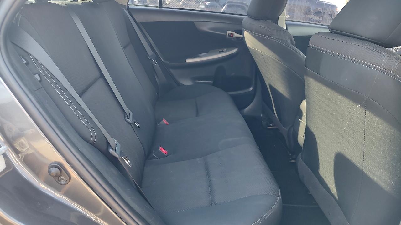Toyota Corolla 4dr Sdn Auto S (Natl) 2013