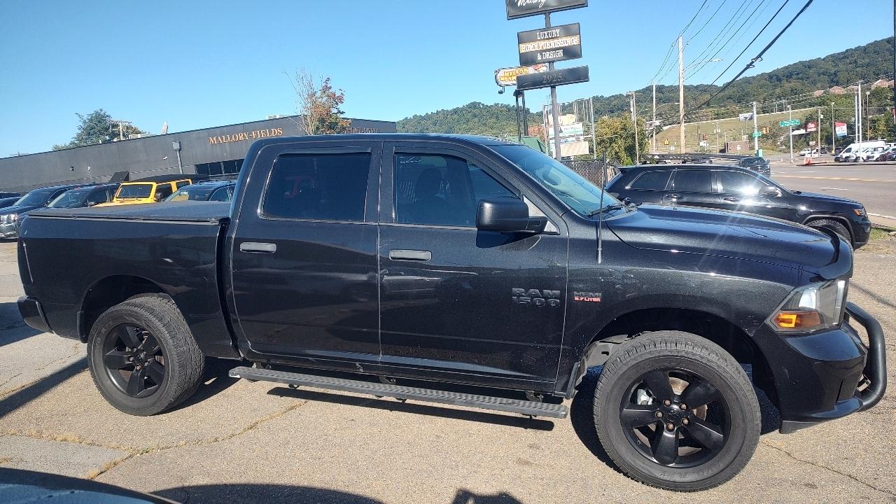 RAM 1500 Tradesman Crew Cab SWB 4WD 2016