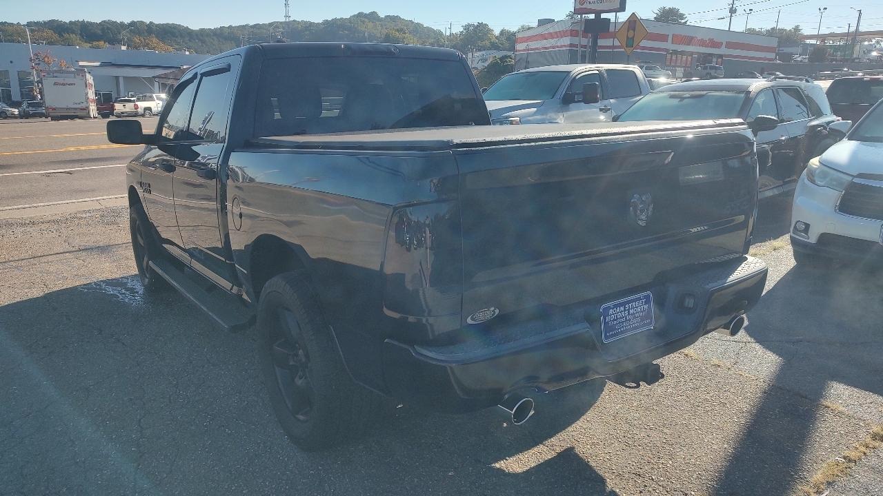 RAM 1500 Tradesman Crew Cab SWB 4WD 2016