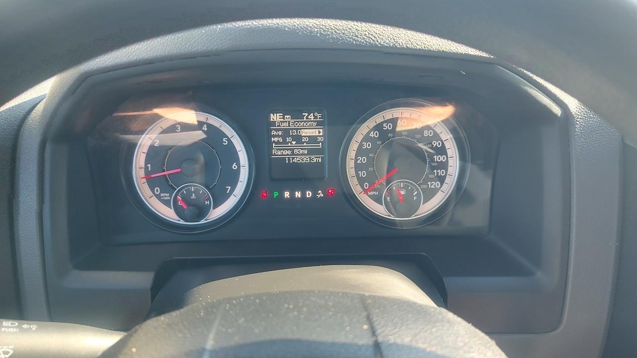RAM 1500 Tradesman Crew Cab SWB 4WD 2016