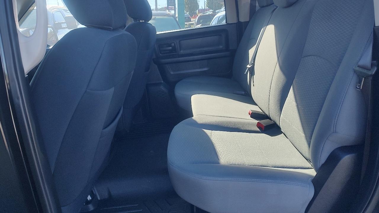 RAM 1500 Tradesman Crew Cab SWB 4WD 2016