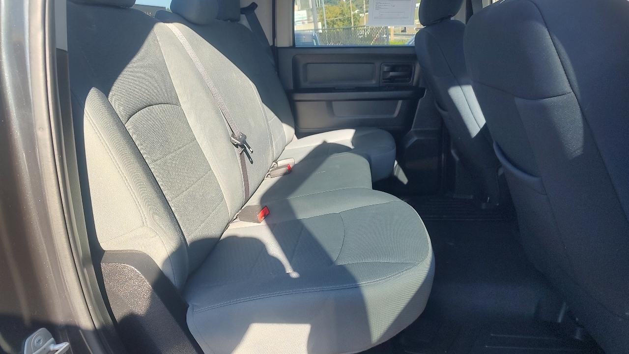 RAM 1500 Tradesman Crew Cab SWB 4WD 2016