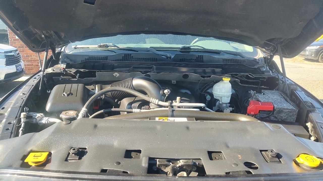 RAM 1500 Tradesman Crew Cab SWB 4WD 2016
