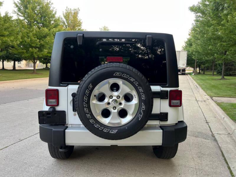 Jeep Wrangler Unlimited Sahara 4WD 2013