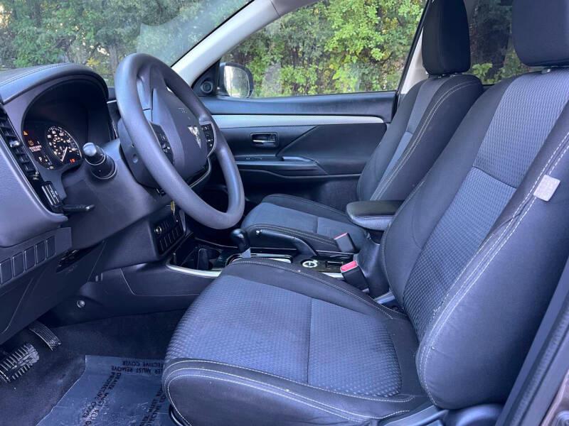 Mitsubishi Outlander ES AWC 2018