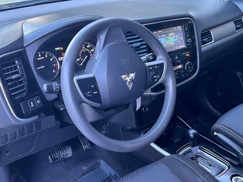 Mitsubishi Outlander ES AWC 2018