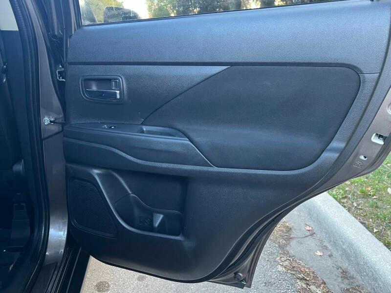 Mitsubishi Outlander ES AWC 2018