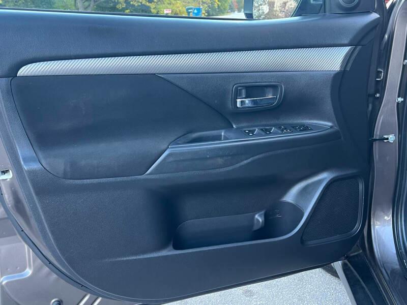 Mitsubishi Outlander ES AWC 2018