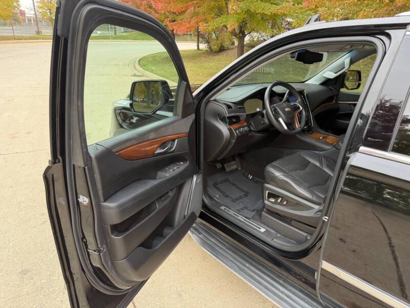 Cadillac Escalade Luxury 4WD 2015