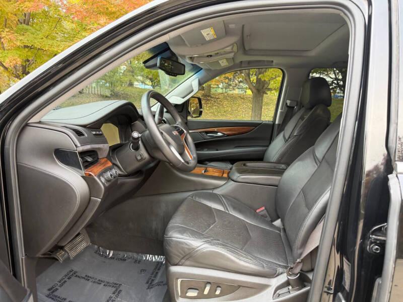 Cadillac Escalade Luxury 4WD 2015