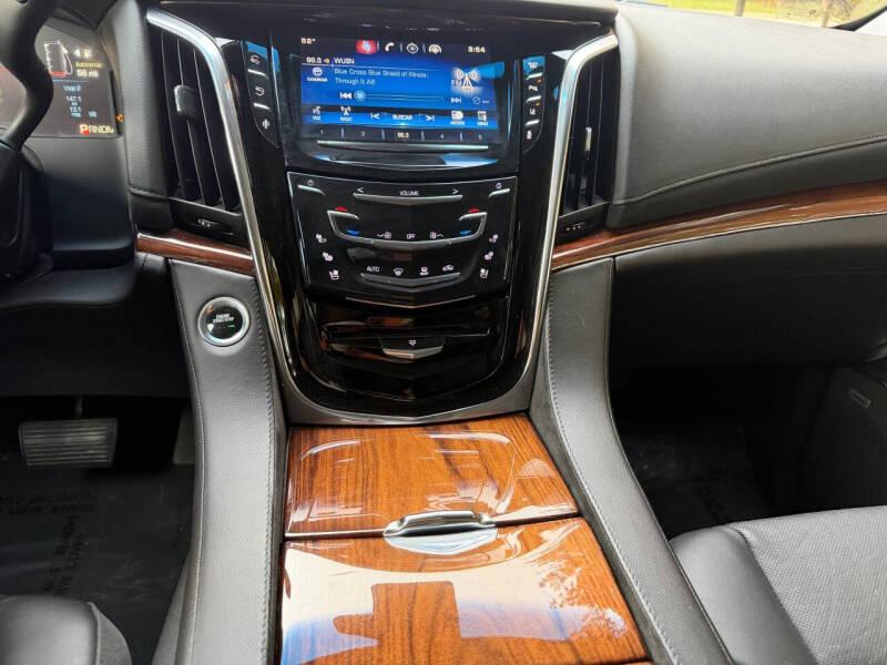 Cadillac Escalade Luxury 4WD 2015